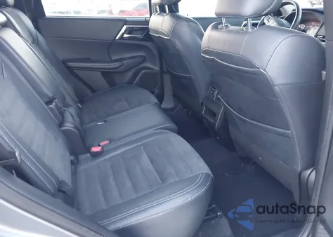 2022 Mitsubishi Outlander Black Edition 2Wd/Se 2.5 2Wd/Se Launch Edition 2Wd from USA, damaged, VIN JA4J3UA89NZ048052